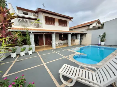 Sobrado com 5 Quartos à venda, 308m² no Centro, Araraquara