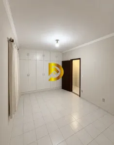 Casa com 3 Quartos para alugar, 225m² no Jardim São Bento, Uberaba