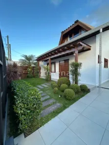 Sobrado com 3 Quartos à venda, 303m² no Parque da Fonte, São José dos Pinhais