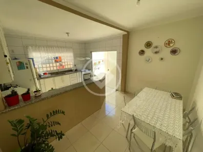Casa com 3 Quartos à venda, 160m² no Jardim Brasília, Araçatuba