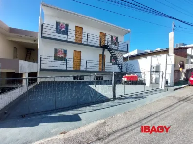Apartamento com 1 Quarto para alugar, 25m² no Jardim Atlântico, Florianópolis