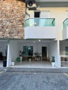 Casa de Condomínio com 3 Quartos para alugar, 70m² no Boqueirão, Praia Grande