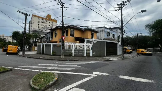 Casa com 3 Quartos para alugar, 178m² no Embaré, Santos
