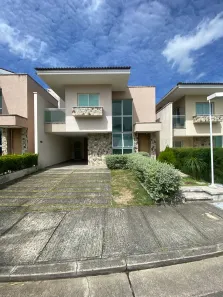 Casa de Condomínio com 4 Quartos à venda, 192m² no Precabura, Eusébio