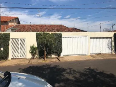 Casa com 3 Quartos à venda, 288m² no Centro, Araraquara