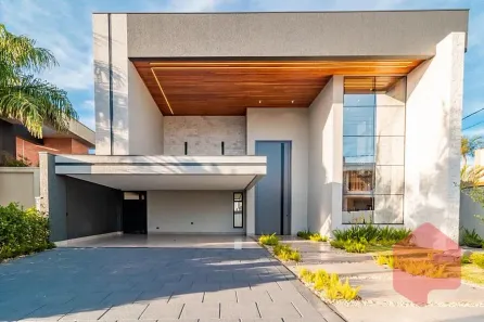 Sobrado com 4 Quartos à venda, 330m² no FAG, Cascavel