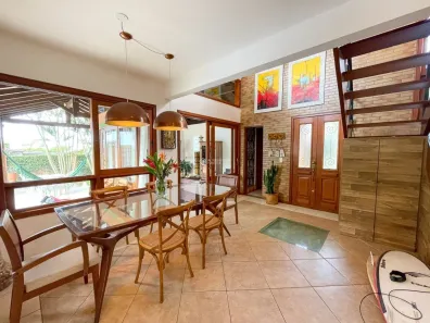 Casa com 3 Quartos à venda, 263m² no Lagoa da Conceição, Florianópolis