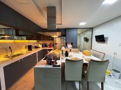 Casa com 4 Quartos à venda, 250m² no Universitário, Caruaru