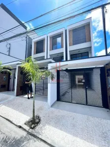 Sobrado com 3 Quartos à venda, 170m² no Vila Granada, São Paulo