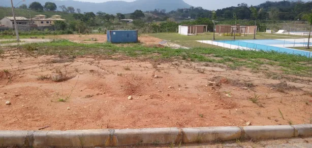 Lote/Terreno à venda, 240m² no Ubatiba, Maricá