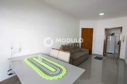 Apartamento com 2 Quartos para alugar, 62m² no Santa Mônica, Uberlândia