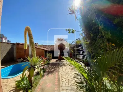Casa com 3 Quartos à venda, 210m² no Centro, Conselheiro Lafaiete