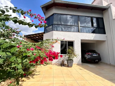 Casa com 4 Quartos à venda, 170m² no Jardim Planalto, Goiânia
