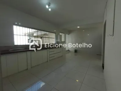 Imóvel Comercial com 3 Quartos para alugar, 150m² no Tabajaras, Uberlândia