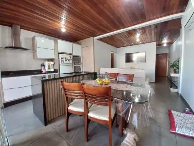 Sobrado com 3 Quartos à venda, 90m² no Forquilhas, São José