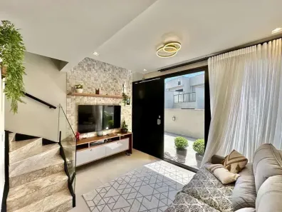 Sobrado com 2 Quartos à venda, 170m² no Granja Viana, Cotia