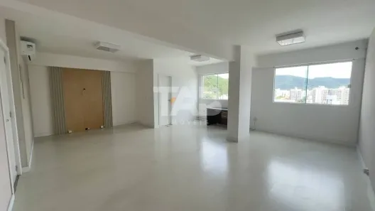 Sala Comercial à venda, 46m² no Centro, Balneário Camboriú