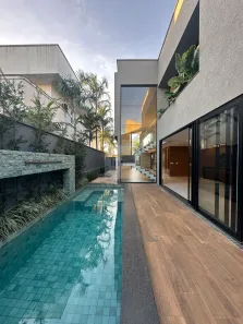 Casa com 5 Quartos à venda, 290m² no Jardins Madri, Goiânia