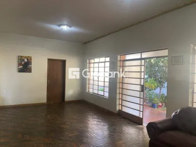 Casa com 5 Quartos à venda, 239m² no Edgar Pereira, Montes Claros