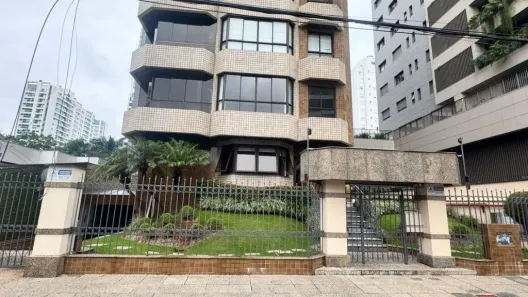 Apartamento com 3 Quartos à venda, 213m² no Centro, Joinville