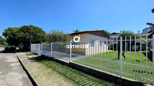 Casa com 2 Quartos para alugar, 104m² no Nossa Senhora de Lourdes, Santa Maria