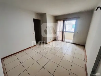 Apartamento com 3 Quartos para alugar, 70m² no Martins, Uberlândia