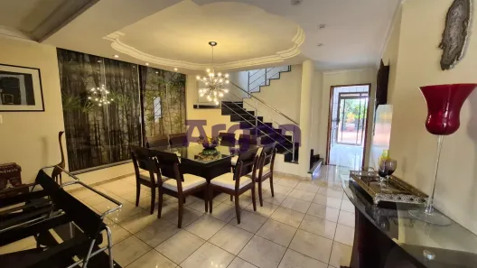 Sobrado com 4 Quartos à venda, 357m² no Jardim América, Goiânia