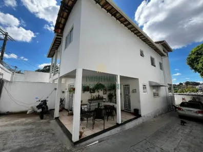 Casa com 8 Quartos à venda, 300m² no Céu Azul, Belo Horizonte