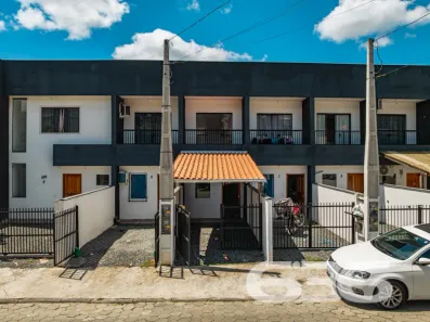 Sobrado com 2 Quartos à venda, 69m² no Jarivatuba, Joinville