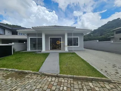 Casa de Condomínio com 3 Quartos à venda, 375m² no Green Valleiy, Teresópolis