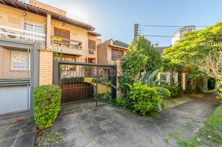 Casa com 4 Quartos para venda ou aluguel, 280m² no Chácara das Pedras, Porto Alegre