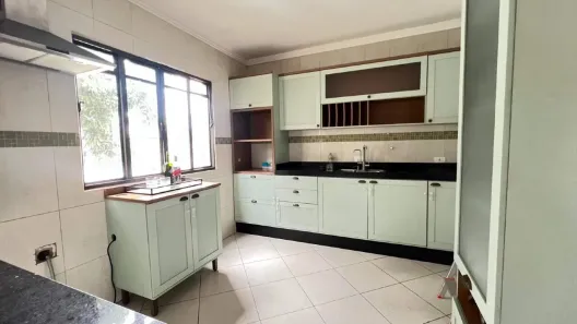 Sobrado com 3 Quartos para alugar, 193m² no Vila Alzira, Santo André