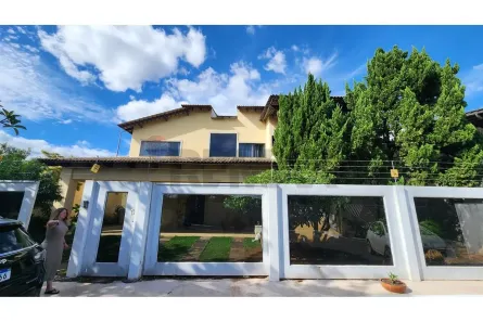 Sobrado com 4 Quartos à venda, 710m² no Guará I, Brasília