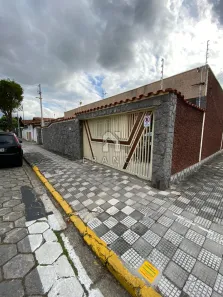 Casa com 3 Quartos para alugar, 279m² no Jardim Santa Maria, Jacareí