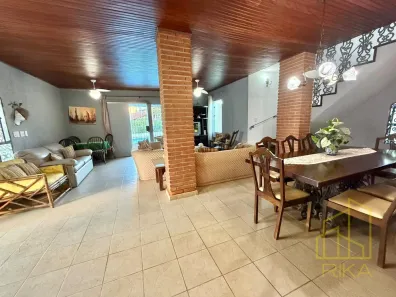 Casa com 4 Quartos para alugar, 170m² no Jardim Virgínia, Guarujá