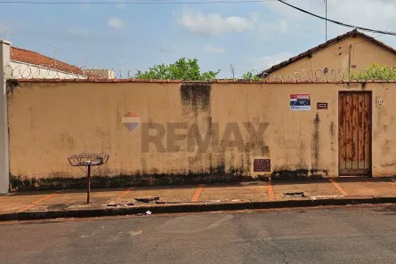 Casa com 3 Quartos à venda, 160m² no Centro, São Joaquim da Barra
