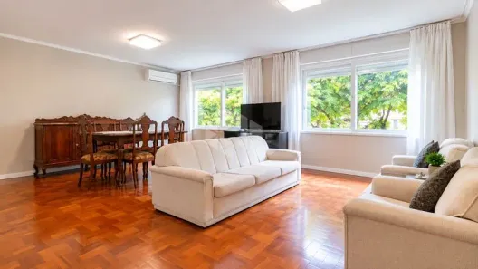 Apartamento com 3 Quartos para alugar, 116m² no Auxiliadora, Porto Alegre