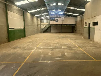 Galpão/Depósito/Armazém com 3 Quartos para alugar, 360m² no Vila Boa Vista, Contagem