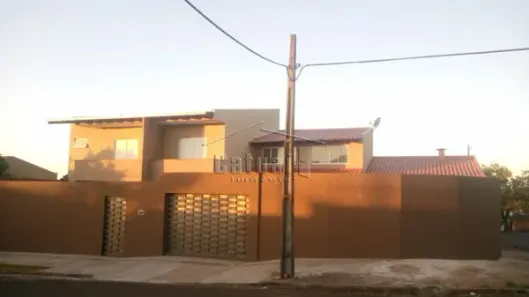 Casa com 4 Quartos à venda, 300m² no Conjunto Habitacional Maria Cecília Serrano de Oliveira, Londrina