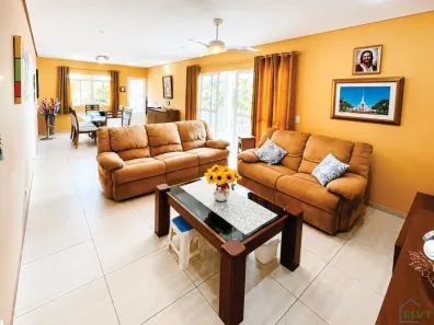 Casa de Condomínio com 3 Quartos à venda, 294m² no Jardim Caiapiá, Cotia