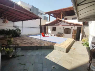 Casa com 3 Quartos para alugar, 307m² no Sagrada Família, Belo Horizonte