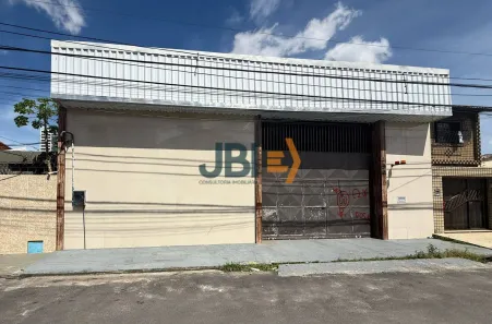 Galpão/Depósito/Armazém para venda ou aluguel, 445m² no Parque Araxá, Fortaleza