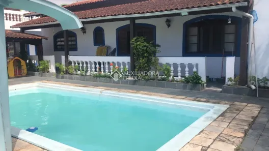 Casa com 7 Quartos à venda, 304m² no Solemar, Praia Grande