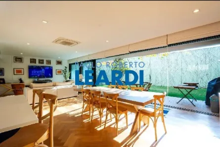 Casa de Condomínio com 3 Quartos para venda ou aluguel, 550m² no Brooklin Paulista, São Paulo