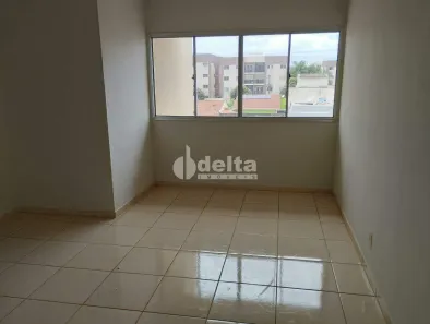Apartamento com 3 Quartos para alugar, 70m² no Segismundo Pereira, Uberlândia