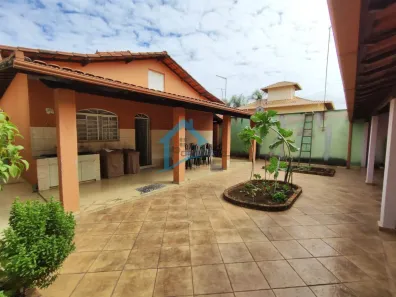 Casa com 3 Quartos à venda, 372m² no Camilo Alves, Contagem