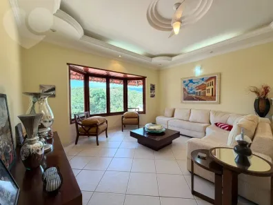 Casa de Condomínio com 3 Quartos à venda, 230m² no Badu, Niterói