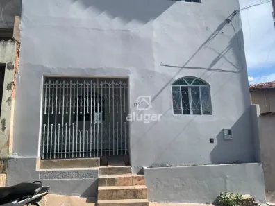 Casa com 3 Quartos para alugar, 60m² no Centro, Montes Claros
