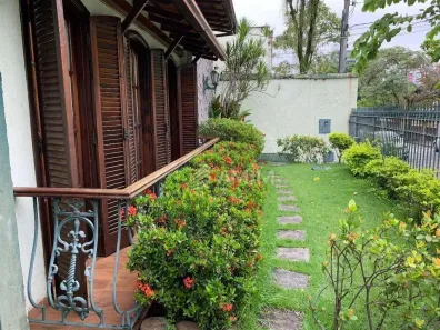 Casa com 4 Quartos à venda, 250m² no Vital Brazil, Niterói