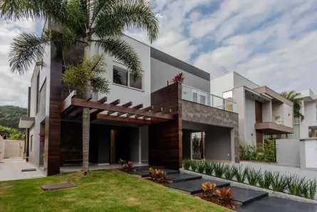 Casa com 4 Quartos à venda, 375m² no Ariribá, Balneário Camboriú
